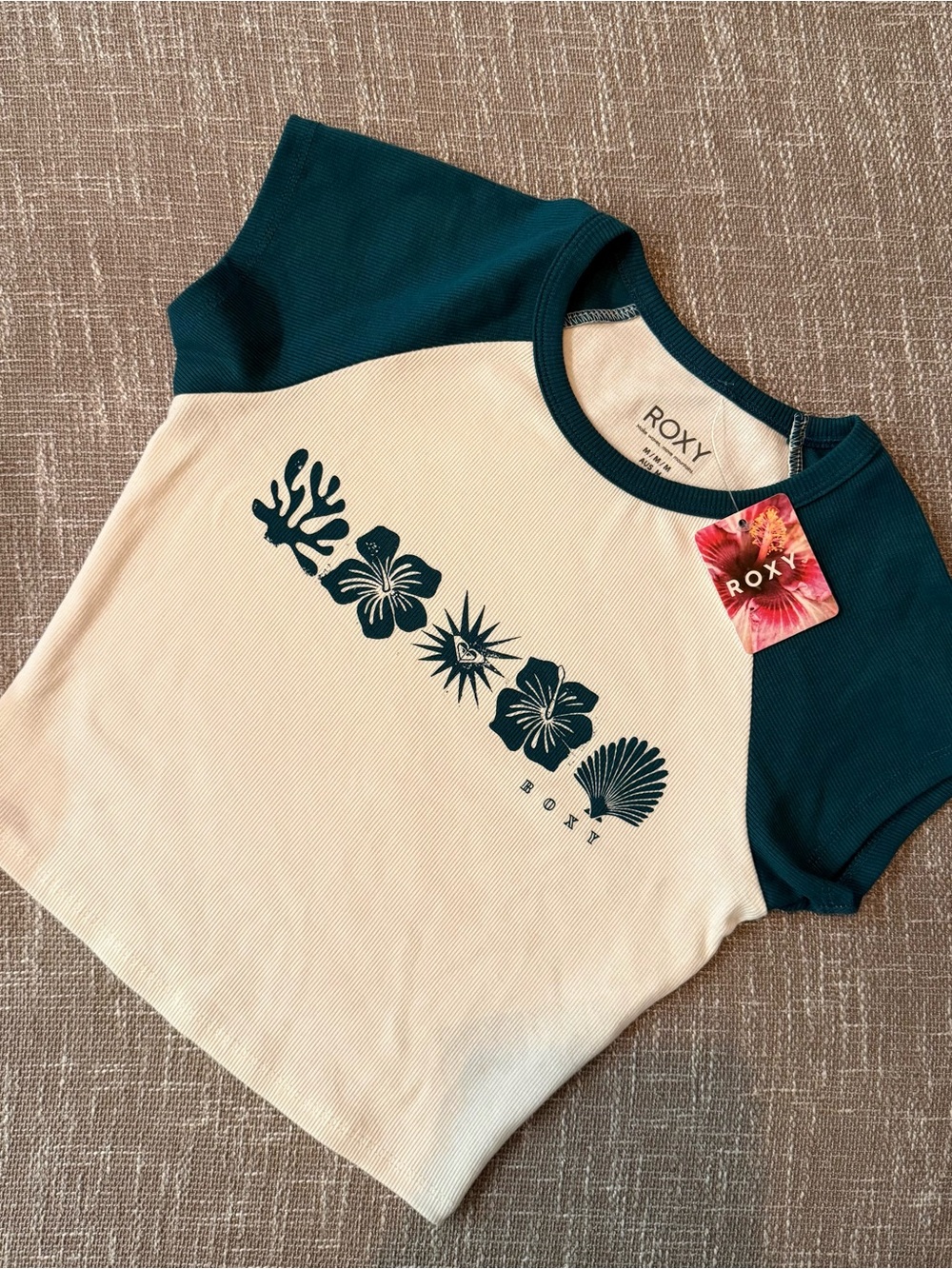 Roxy BRAND NEW WOMENS SZ MEDIUM BABY TEE